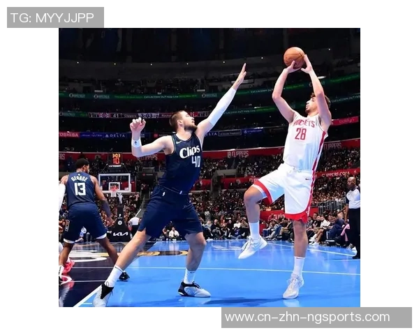 火箭双塔战术显威亚当斯短时间内贡献正负值20的精彩表现