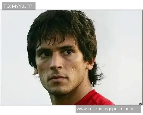 传奇圣克鲁斯44岁再战绿茵场开启生涯第28季去年32场贡献4球 传奇圣克鲁斯44岁再战绿茵场开启生涯第28季去年32场贡献4球